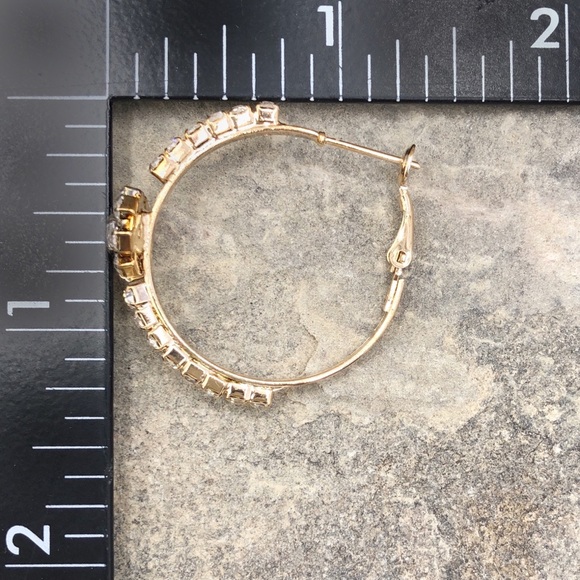 🍀 Rhinestone Bling Flower Hoop Earrings - Picture 2 of 3